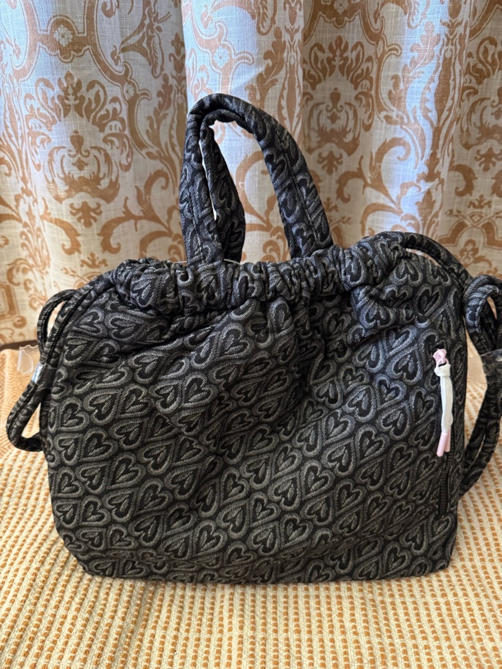WILDFOX Black Heart Jacquard Drawstring Tote Bag/Backpack - Picture 2 of 7